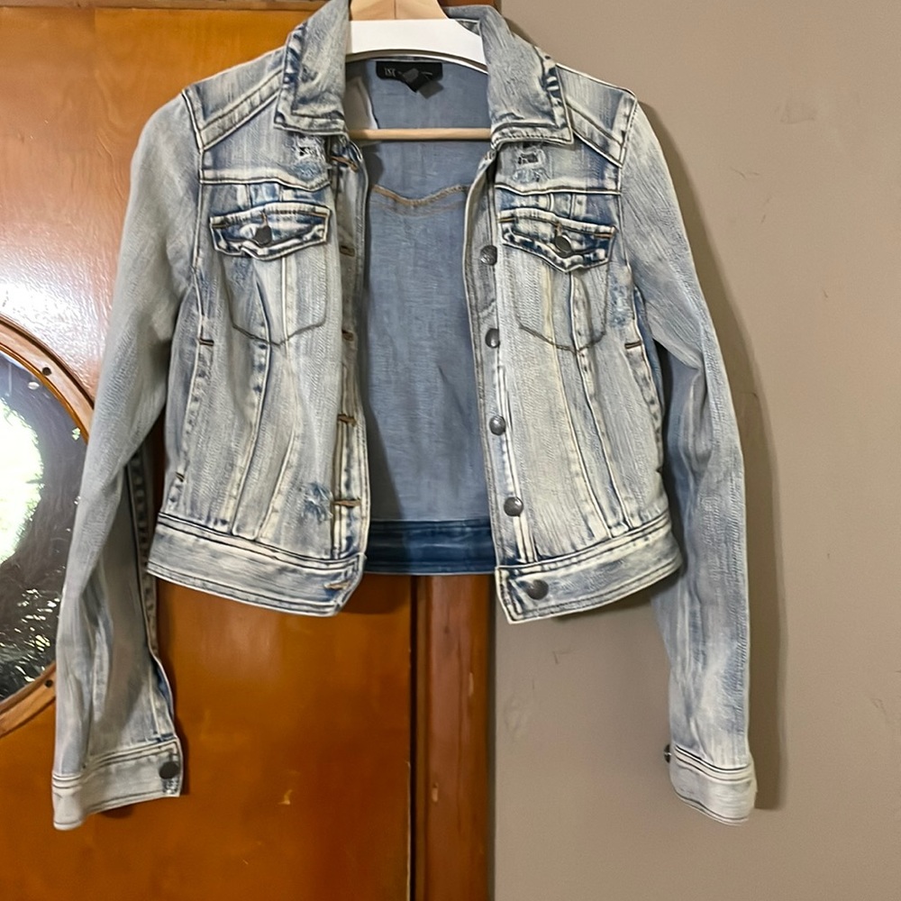 Jean jacket-distressed, crop
